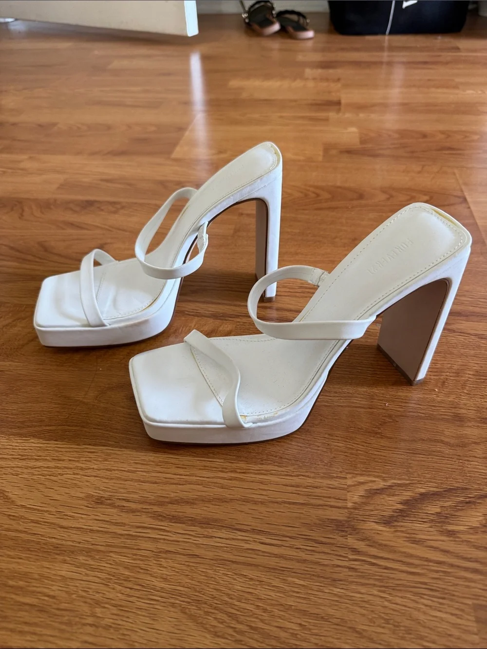 Forever 21 chic square